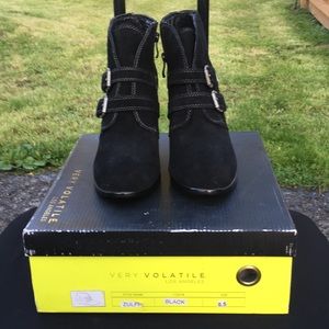 Black suede bootie (8.5)